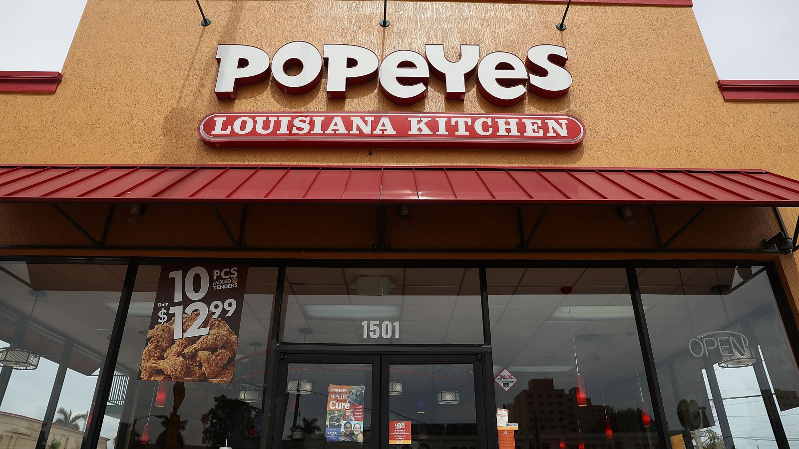 Popeyes Restaurant  In DC Shut Down After Video of Rat Infested Kitchen Surfaces